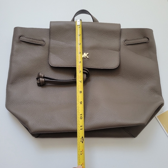 Michael Kors NWT Junie Flap Backpack leather. main image 7